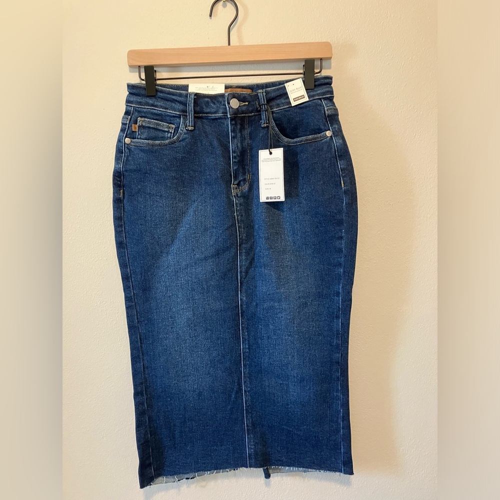 NWT JUDY BLUE STRETCHY SKIRT! Size M